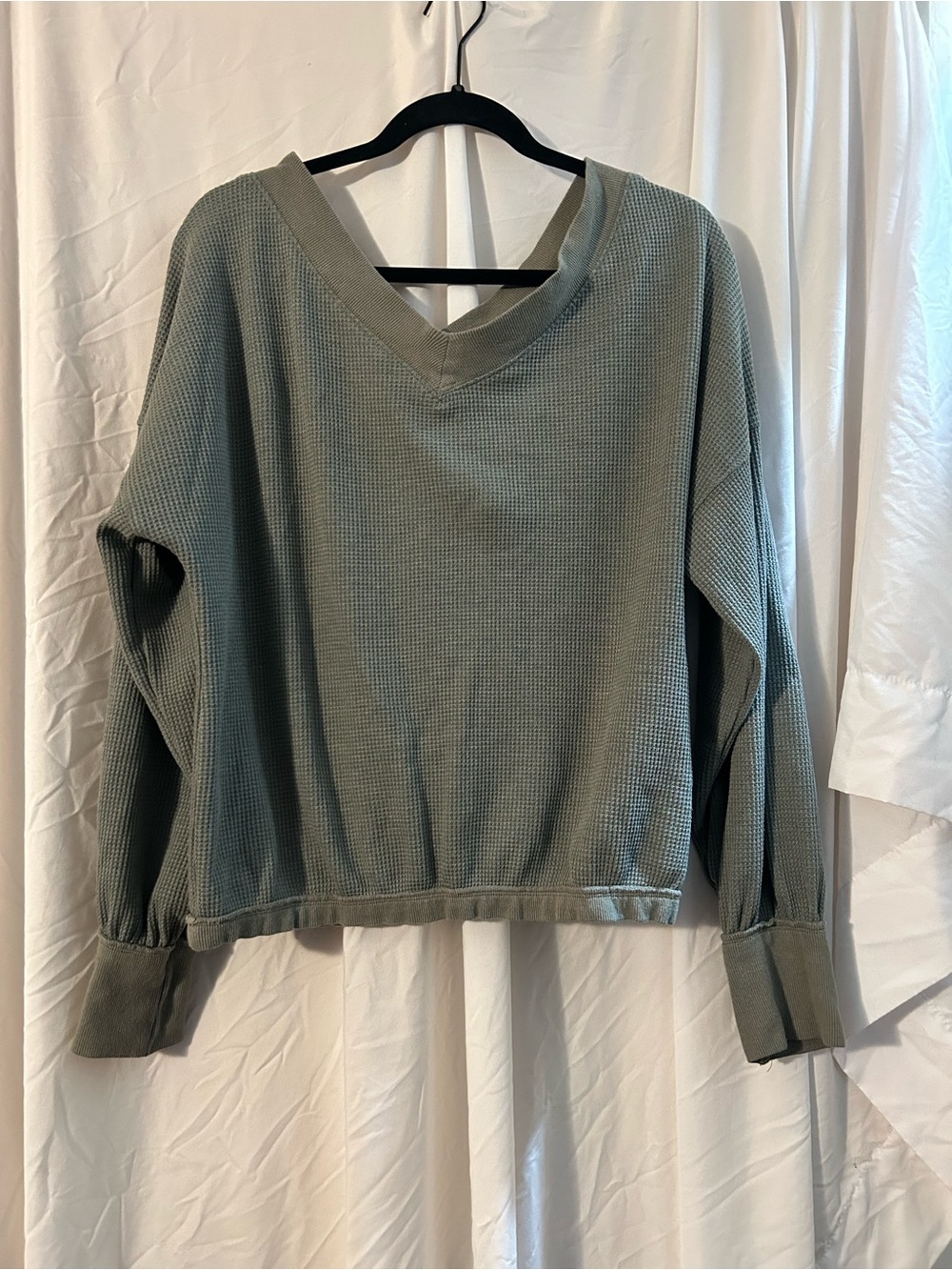 Relaxed V-Neck Waffle Top in Sage Green